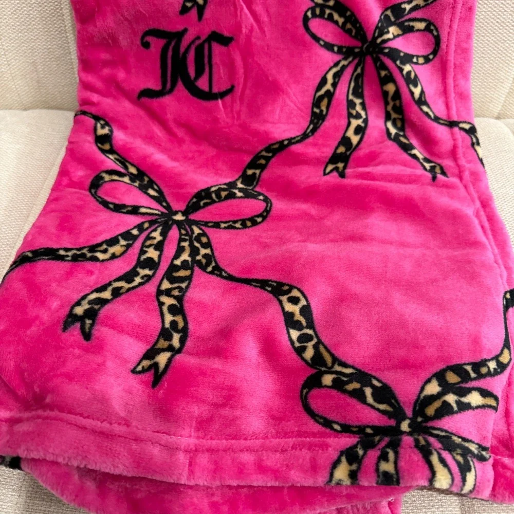NWT Juicy Couture Home Plush Printed Throw Leopard Print Bows Logo Pink Cheetah